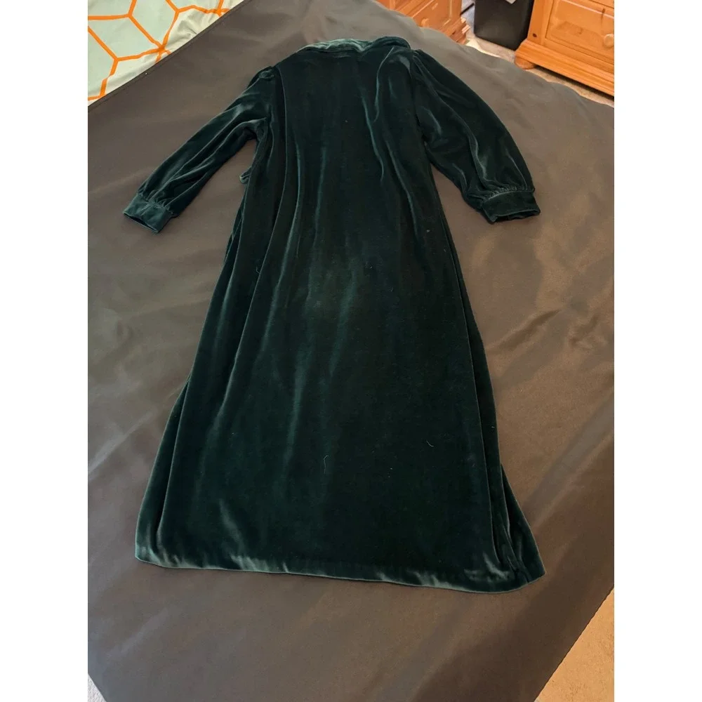 Amanda Stewart Intimates Green Velvet Embroidered Robe Shawl Collar Small 18251